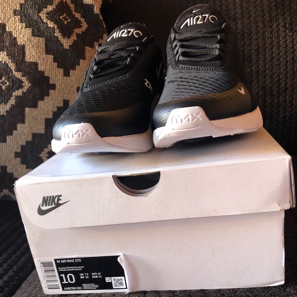 Nike W Air Max 270